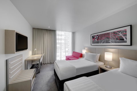 Travelodge Hotel Melbourne Docklands - Accommodation Brunswick Heads 2
