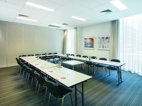 Travelodge Hotel Melbourne Docklands - Accommodation Brunswick Heads 11