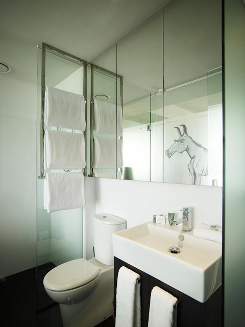 The Cullen Melbourne - Art Series - Accommodation Brunswick Heads 6