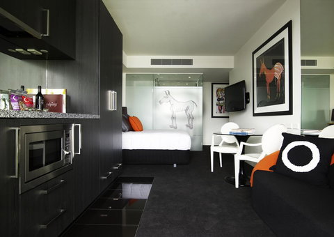 The Cullen Melbourne - Art Series - Accommodation Brunswick Heads 17
