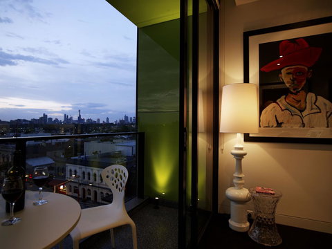 The Cullen Melbourne - Art Series - Accommodation Brunswick Heads 14