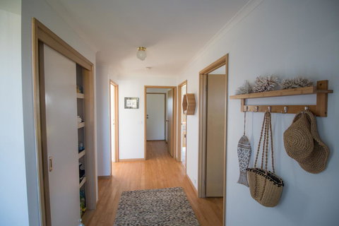 Sunsets On Martyrs Luxury Coastal Beach House Peterborough - Accommodation Brunswick Heads 19