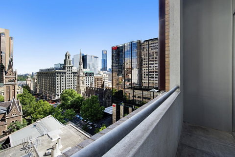 ULTIQA Little Collins (located At The Hero Apartment Building) - Accommodation Brunswick Heads 2