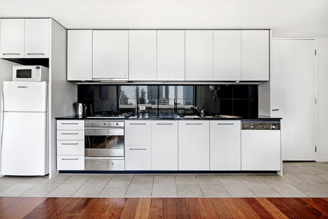 ULTIQA Little Collins (located At The Hero Apartment Building) - Accommodation Brunswick Heads 7