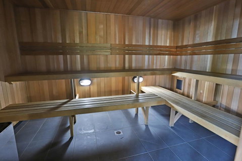 Melbourne Knox Central Apartment Hotel Official - Accommodation Brunswick Heads 1