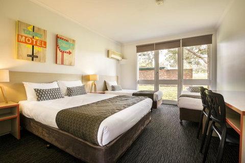 Burvale Hotel - Accommodation Brunswick Heads 0