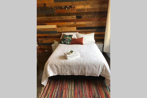 The Cottage - 58 Acre Farm Stay At Hanging Rock - Accommodation Brunswick Heads 1