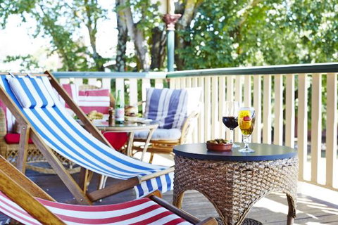 The Daylesford Hotel - Accommodation Brunswick Heads 0