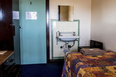 The Imperial Hotel - Accommodation Brunswick Heads 2