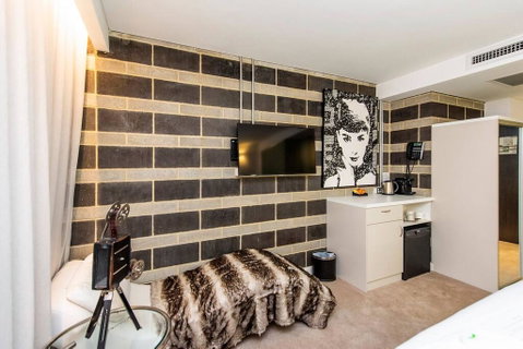 The Nest - Hollywood Style Space With Roof Terrace - Accommodation Brunswick Heads 1