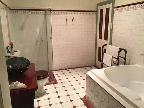 The Olde Devonshire House - Accommodation Brunswick Heads 3