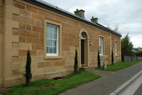 The Red Feather Inn - Accommodation Brunswick Heads 1