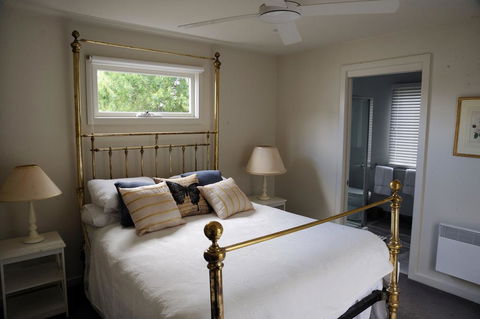 The Red Feather Inn - Accommodation Brunswick Heads 0