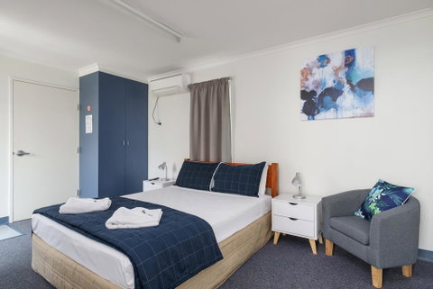 Tin Can Bay's Sleepy Lagoon Motel - Accommodation Brunswick Heads 3