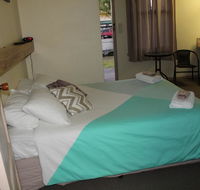 Tocumwal Hotel Motel The Palms - Accommodation Brunswick Heads