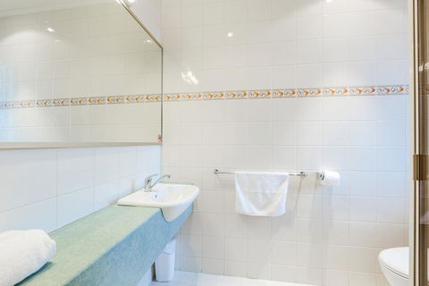 Tonsley Hotel - Accommodation Brunswick Heads 2