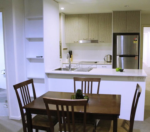 Tranquil, Relaxing Forrest Style Apartment - Braddon CBD - Accommodation Brunswick Heads 1