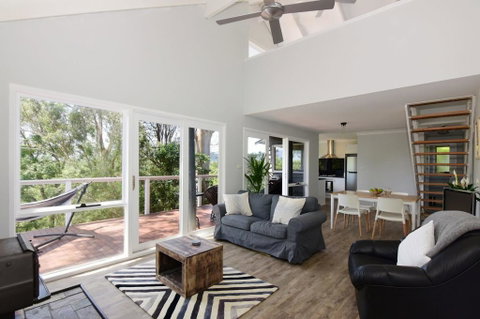Treetops - Newly Renovated, In The Village! - Accommodation Brunswick Heads 3