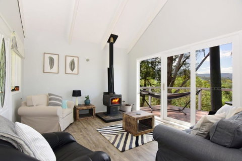 Treetops - Newly Renovated, In The Village! - Accommodation Brunswick Heads 2
