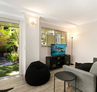 Tropical Townhouse With Two Courtyards and Pool - Accommodation Brunswick Heads