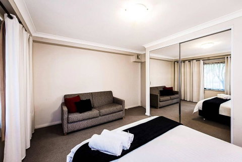 Two Bedroom Apt Next To Perth CBD With Parking. - Accommodation Brunswick Heads 3