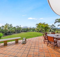 Unrivaled Ocean and City views from Resort Style 3bed with Garden - Accommodation Brunswick Heads