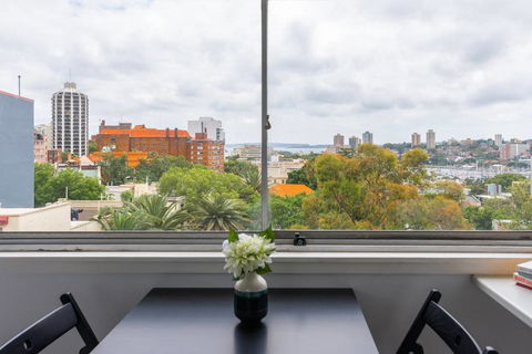 Views To Die For// Studio Rushcutters Bay // Free Parking - Accommodation Brunswick Heads 2