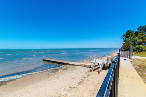 Views, Pool, Air Conditioning - Karoonda Sands Welsby Pde, Bongaree - Accommodation Brunswick Heads 3