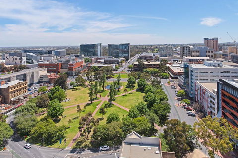 Vision On Morphett Adelaide Central - Accommodation Brunswick Heads 3