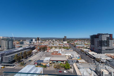 Vision On Morphett Adelaide Central - Accommodation Brunswick Heads 2