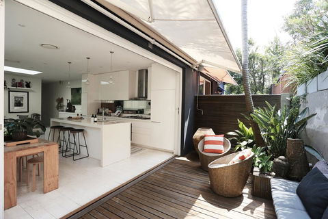 Walk To Beach From This Stylish Bronte Oasis W AC, Wifi And Free Parking - Accommodation Brunswick Heads 0