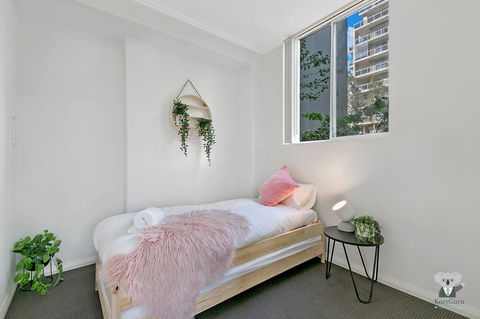 WARRICK FRAM 3 BEDS APT FREE PARKING WALK TO WESTFIELD CLOSE TO HOSPITAL NWF003 - Accommodation Brunswick Heads 1