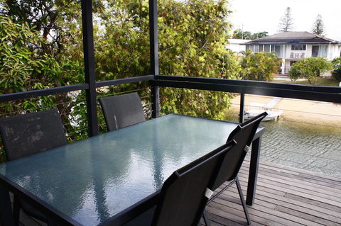 Water Front Room - Accommodation Brunswick Heads 2