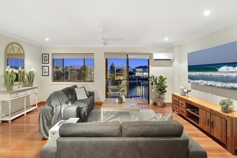 Waterfront Boutique Apartment - Personal Concierge - Accommodation Brunswick Heads 0