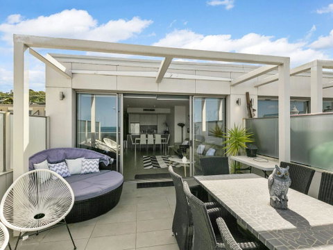 WATERFRONT THREE- In The Heart Of Lorne - Accommodation Brunswick Heads 1