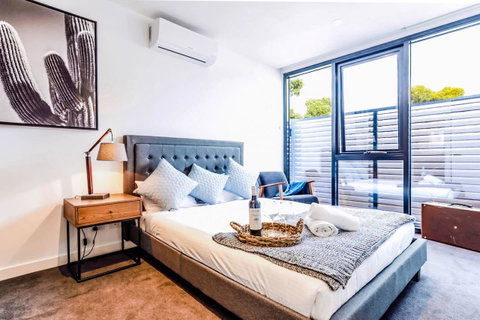 South Melbourne Short-stay Apartment - Accommodation Brunswick Heads 0
