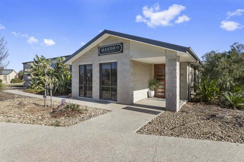 Quality Hotel Point Cook - Accommodation Brunswick Heads 2