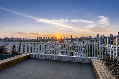 Oaks Melbourne South Yarra Suites - Accommodation Brunswick Heads 6