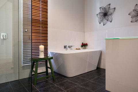 Lake Como Villa - Accommodation Brunswick Heads 6