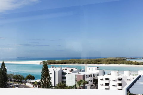 Ocean Views Resort Caloundra - Accommodation Brunswick Heads 8