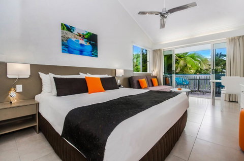 By The Sea Port Douglas - Accommodation Brunswick Heads 2