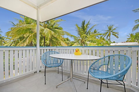 By The Sea Port Douglas - Accommodation Brunswick Heads 16