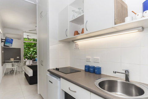 By The Sea Port Douglas - Accommodation Brunswick Heads 13