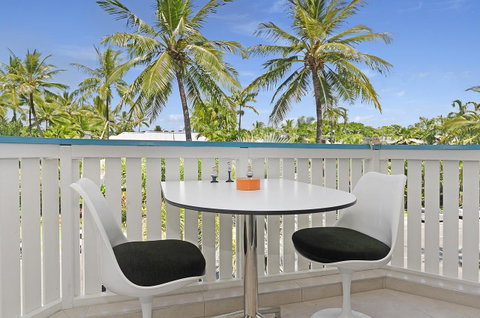 By The Sea Port Douglas - Accommodation Brunswick Heads 18