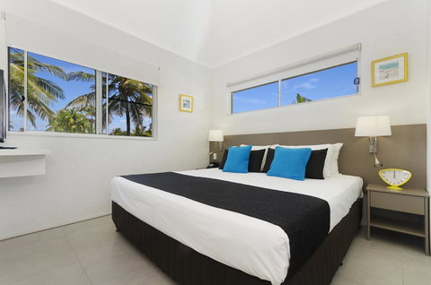 By The Sea Port Douglas - Accommodation Brunswick Heads 17