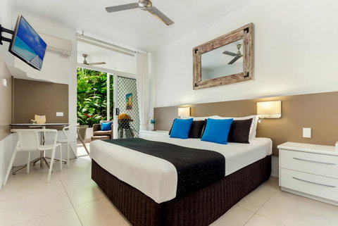 By The Sea Port Douglas - Accommodation Brunswick Heads 11