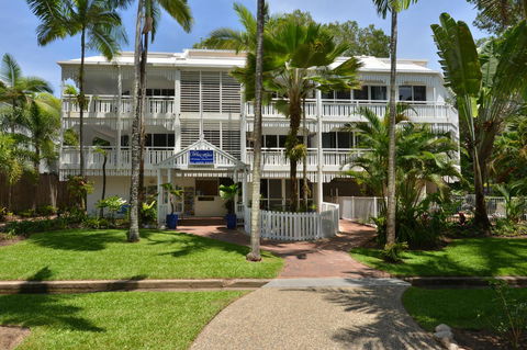 The White House Port Douglas - Accommodation Brunswick Heads 0