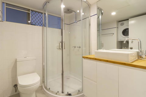 The White House Port Douglas - Accommodation Brunswick Heads 4