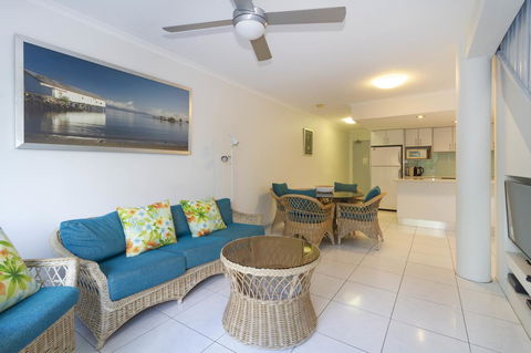 The White House Port Douglas - Accommodation Brunswick Heads 24
