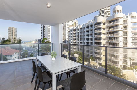 Qube Broadbeach - Accommodation Brunswick Heads 41